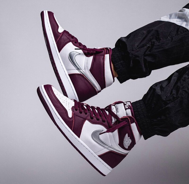 Air Jordan 1 Retro High OG 'Bordeaux' 555088-611 - Image 6