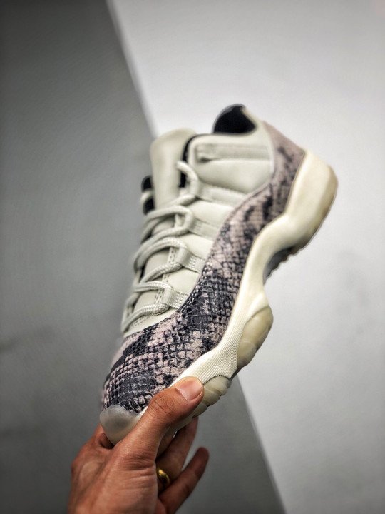 Air Jordan 11 Low SE “Snakeskin” Light Bone/University Red-Sail-Black - Image 5