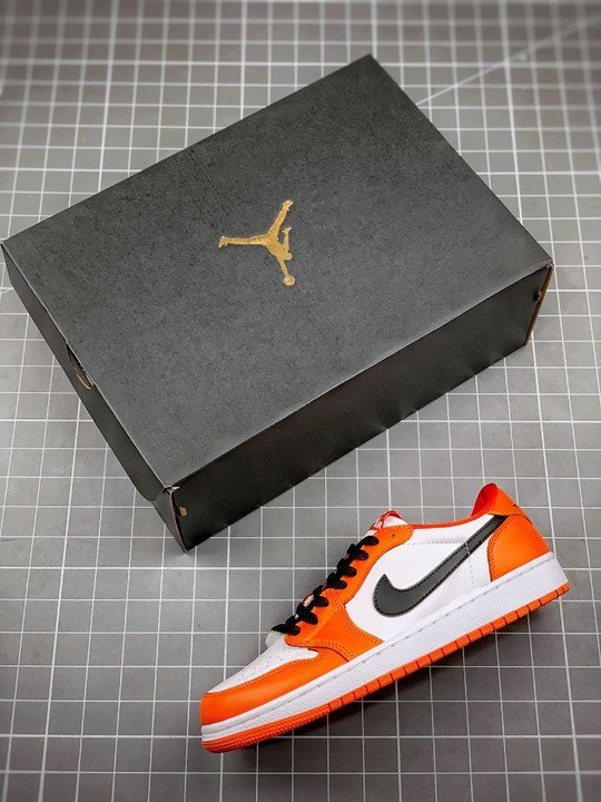 Air Jordan 1 Low OG ” Shattered Backboard” Orange/White-Black - Image 3