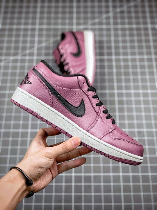 Air Jordan 1 Low Magenta DC7268-500 - Image 2