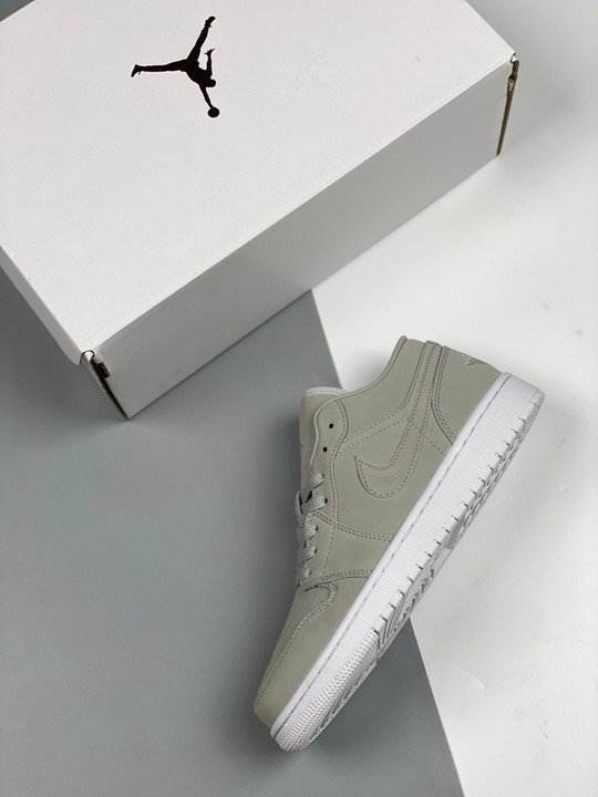 Air Jordan 1 Low Grey Fog/White DC0774-002 - Image 3