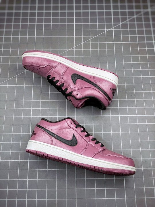 Air Jordan 1 Low Magenta DC7268-500 - Image 4