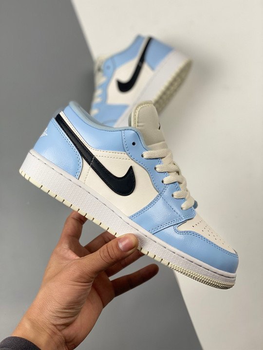 Air Jordan 1 Low Ice Blue 554723-401 - Image 2