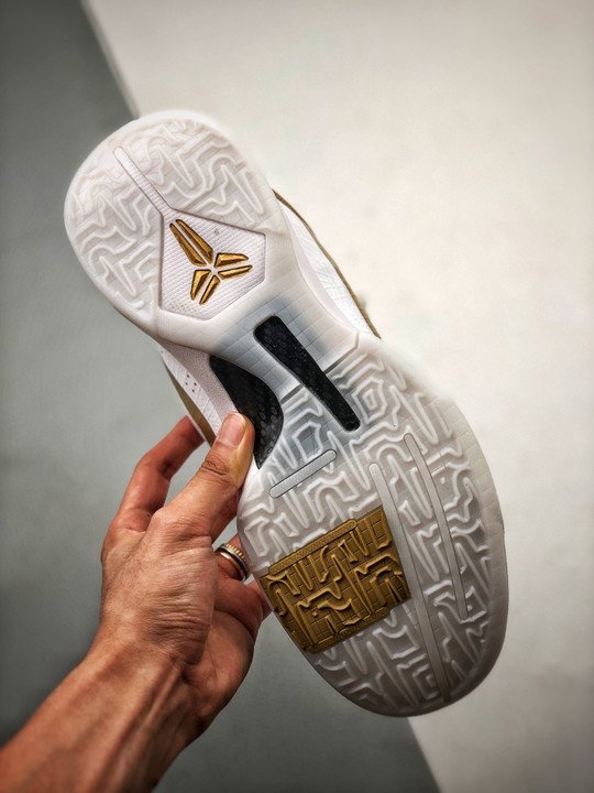 Nike Zoom Kobe 5 ? Big Stage Home ? White/Metallic Gold - Image 3