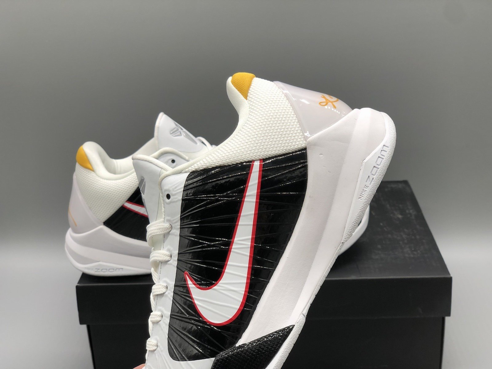 Kobe 5 Protro Bruce Lee Alternate - Image 3