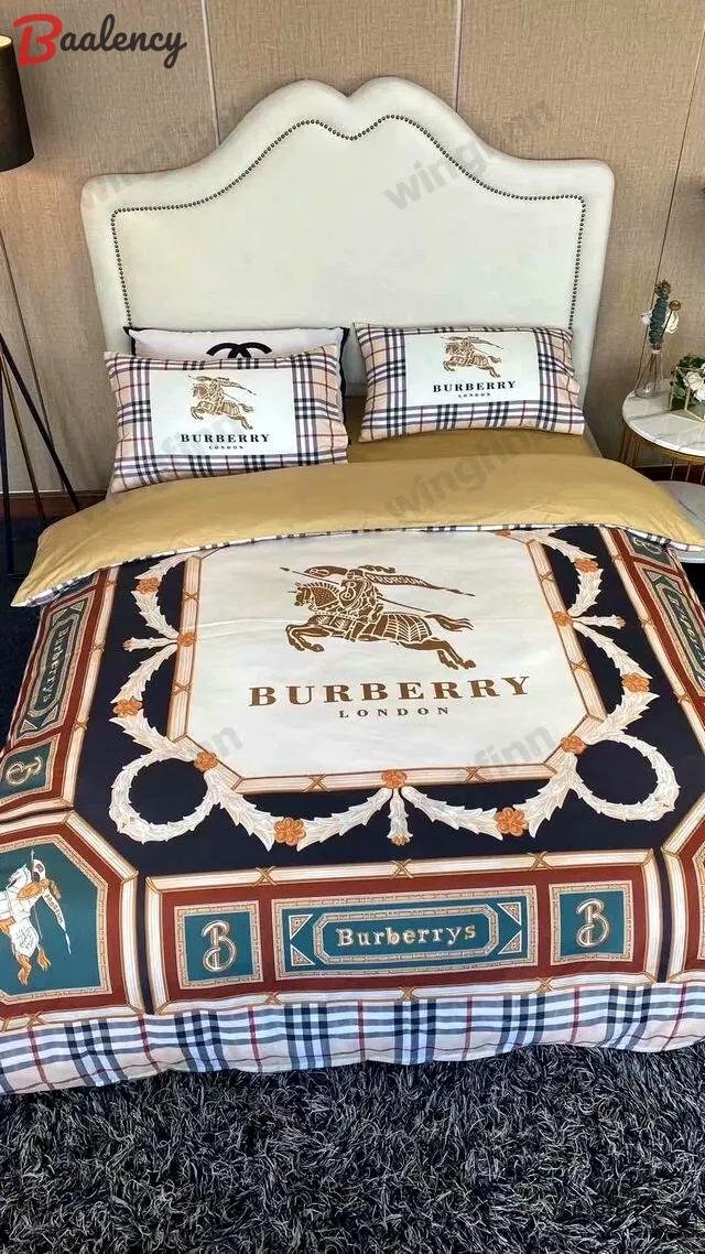 Burberry new fashion bedding sets quilt sets duvet cover luxury brand bedding decor bedroom sets best luxury bed sets gift thankgivings and christmas Bedding Sets