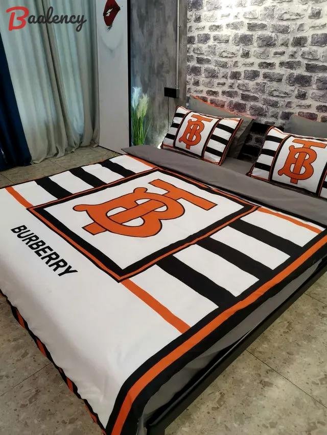 Burberry bedding sets luxury fashion bedding sets quilt sets duvet cover luxury brand bedroom sets bedding best luxury bed sets gift thankgivings and christmas Bedding Sets