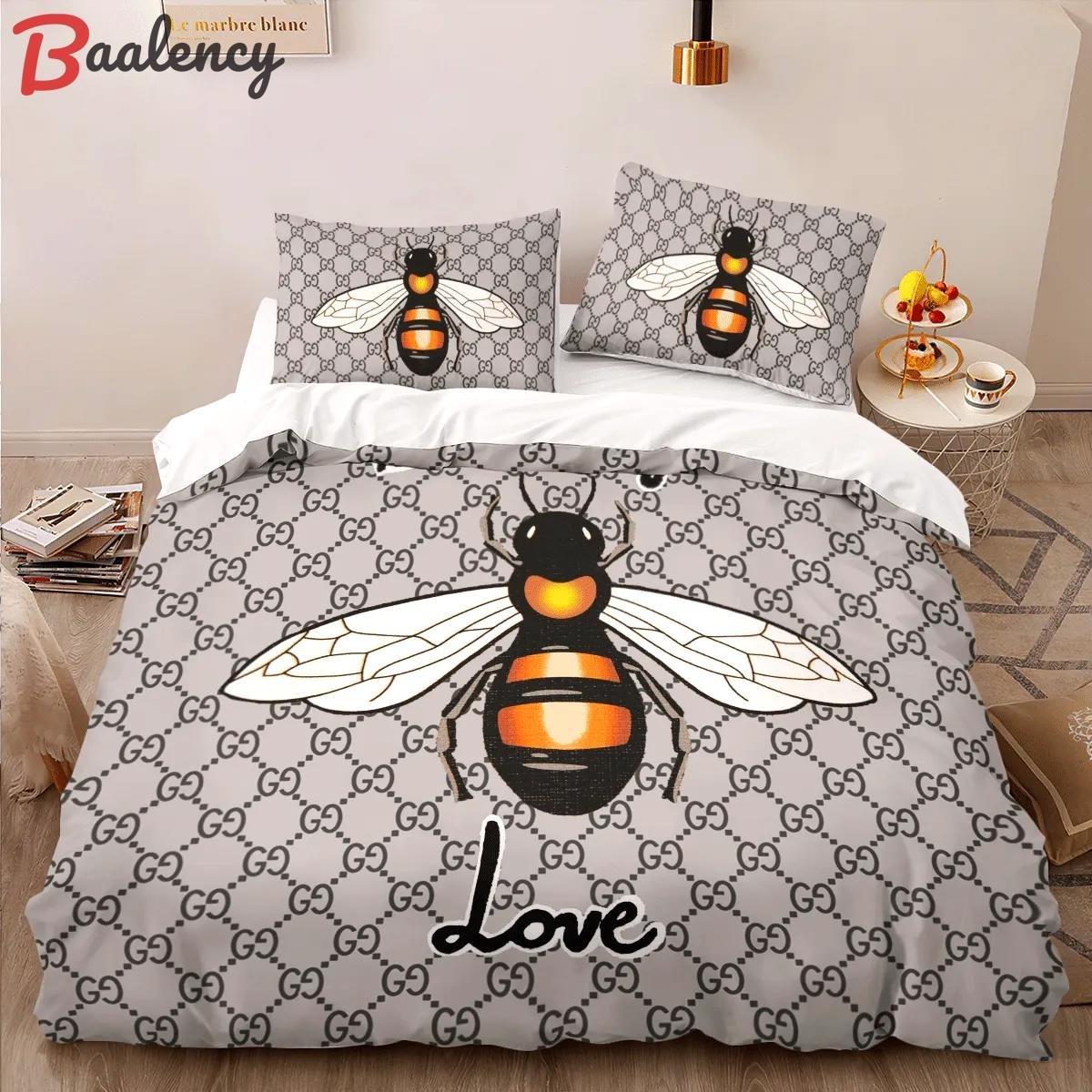 Gucci bee blind for love fashion logo premium luxury brand high-end bedding sets lv, bedroom decor , thanksgiving decorations for home best luxury bed sets gift thankgivings and christmas Bedding Sets