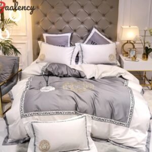 Gianni versace white luxury brand high-end bedding sets, bedroom decor , thanksgiving decorations for home best luxury bed sets gift thankgivings and christmas Bedding Sets