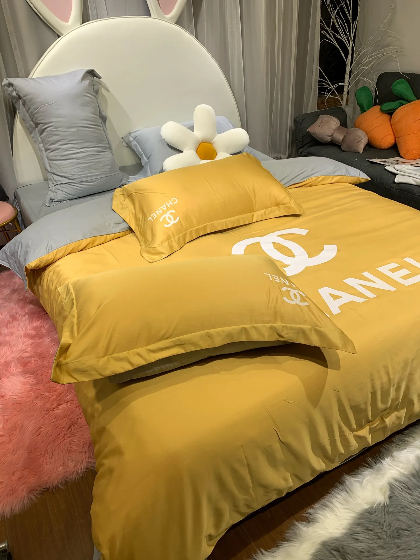 Deluxe Edition Bedding Sets