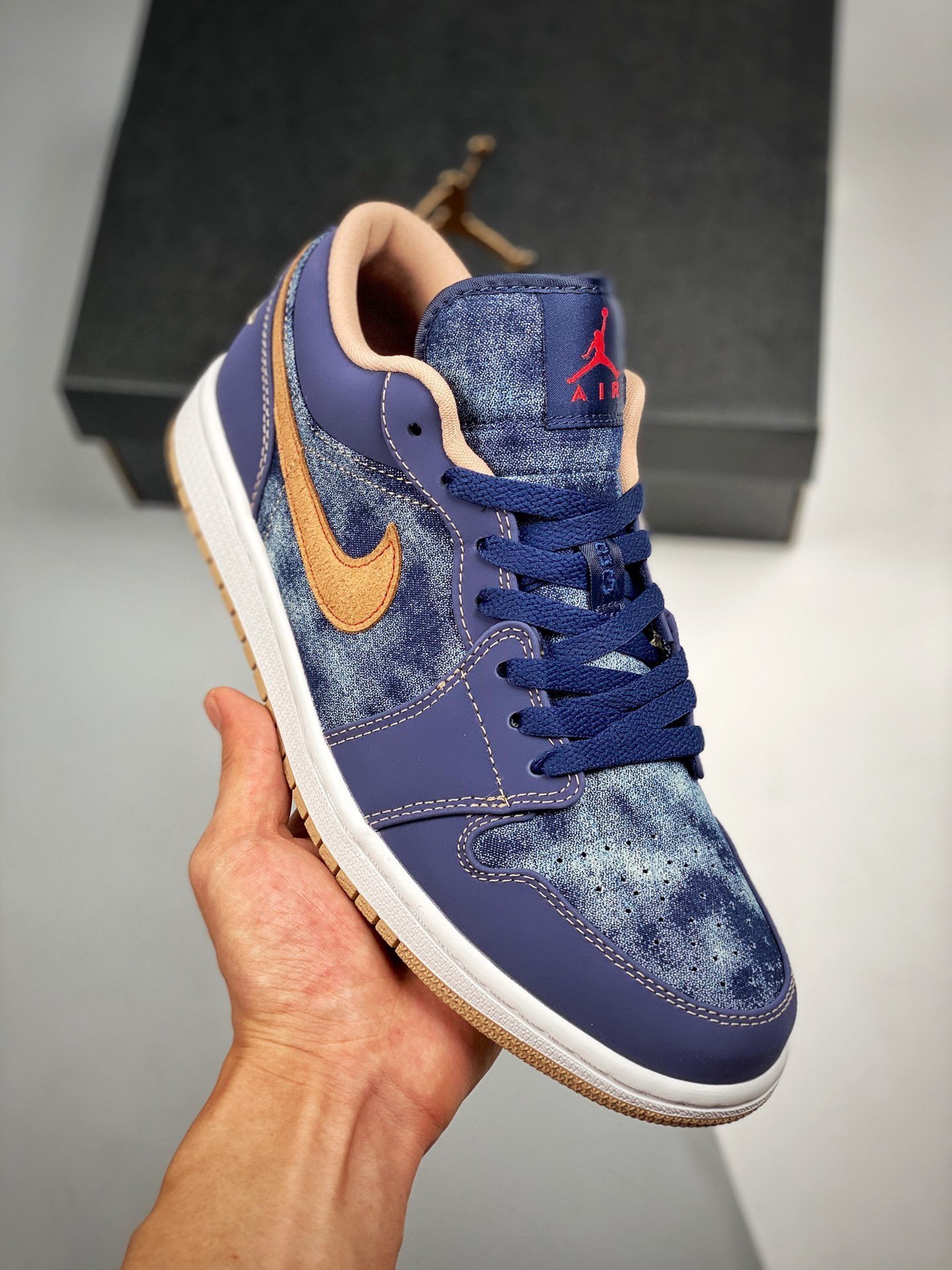 Air Jordan 1 Low ” Denim” Midnight Navy/University Red-White-Hemp