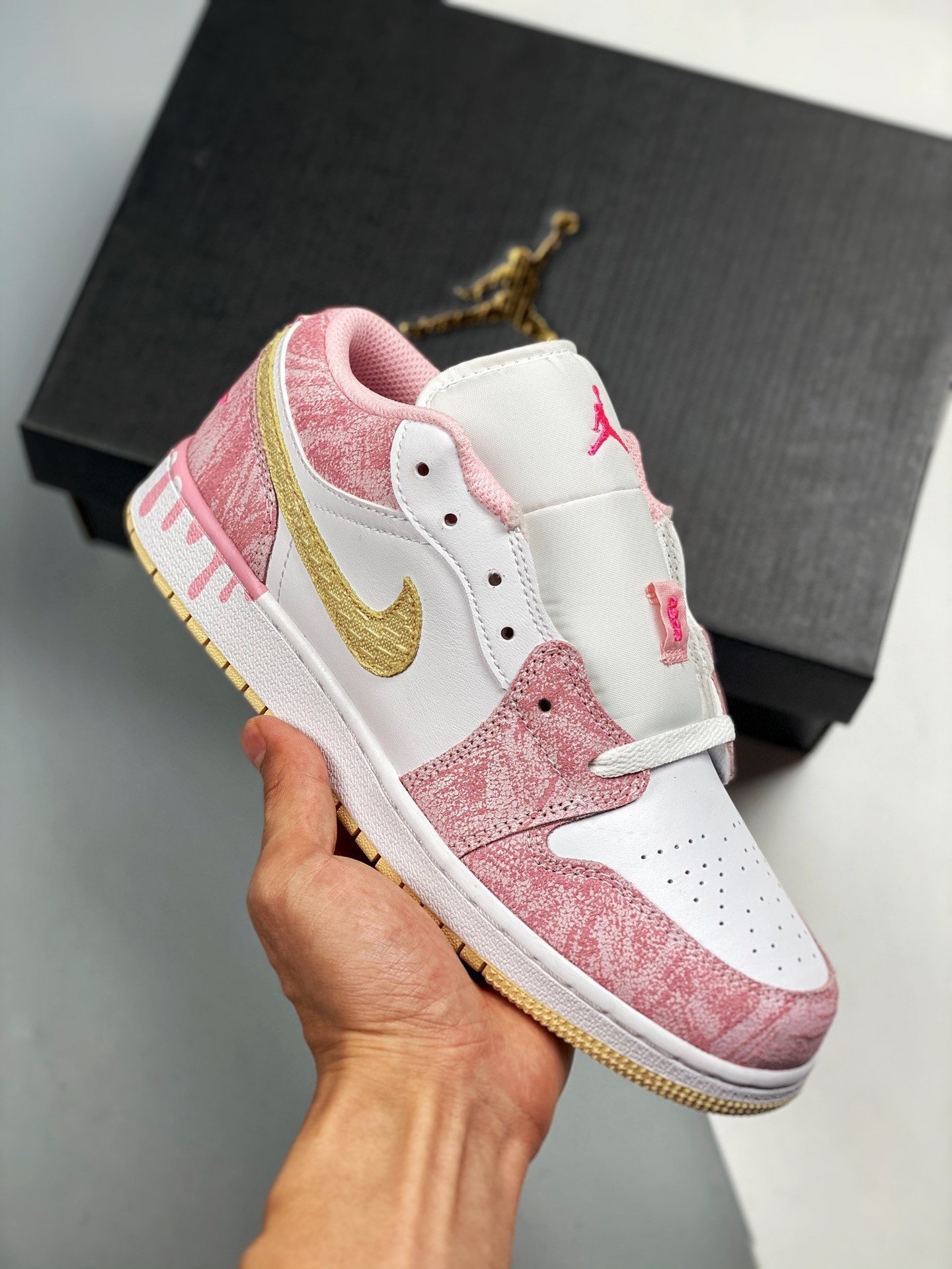 Air Jordan 1 Low GS ” Ice Cream Drip” Arctic Punch/Pale Vanilla-White