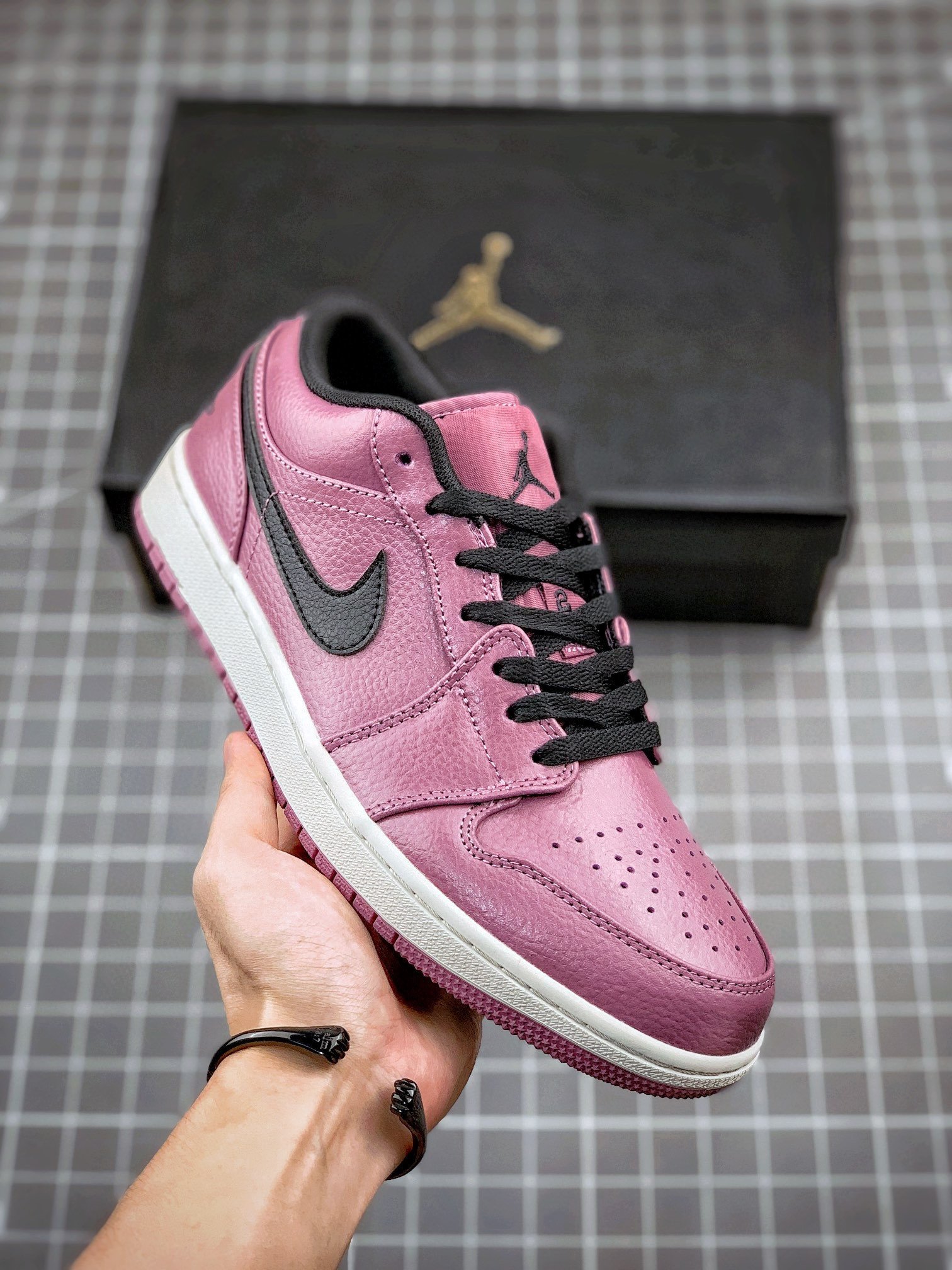 Air Jordan 1 Low Magenta DC7268-500