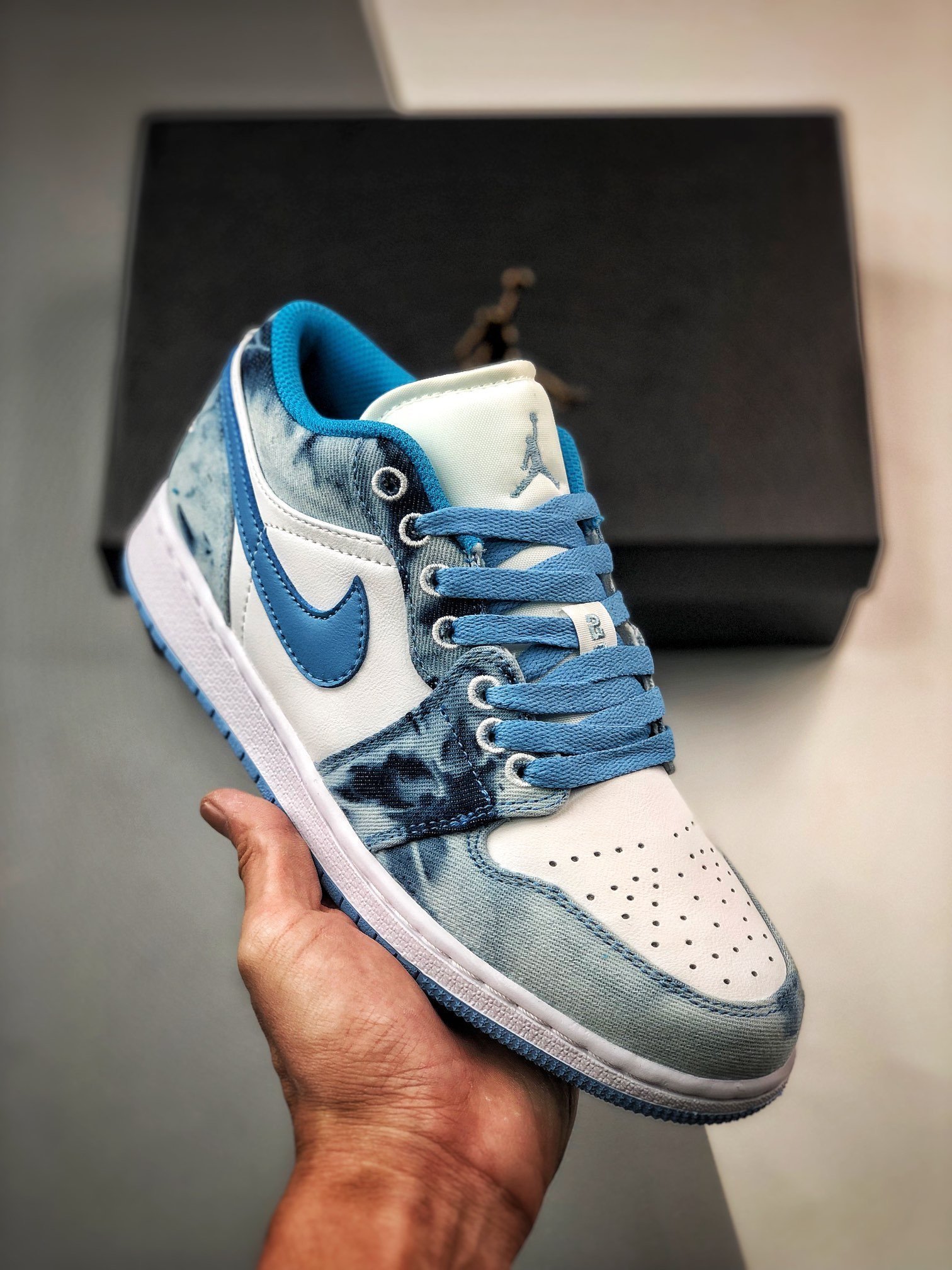 Air Jordan 1 Low ” Washed Denim” White/Dutch Blue DM8947-100