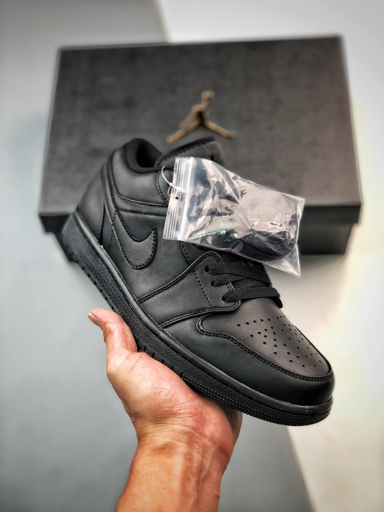 Air Jordan 1 Low ” Triple Black” 553558-093