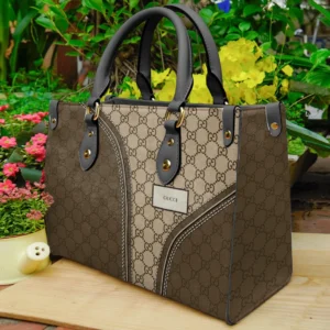 Gucci Brown luxury brand fashion premium women small handbag purse for beauty