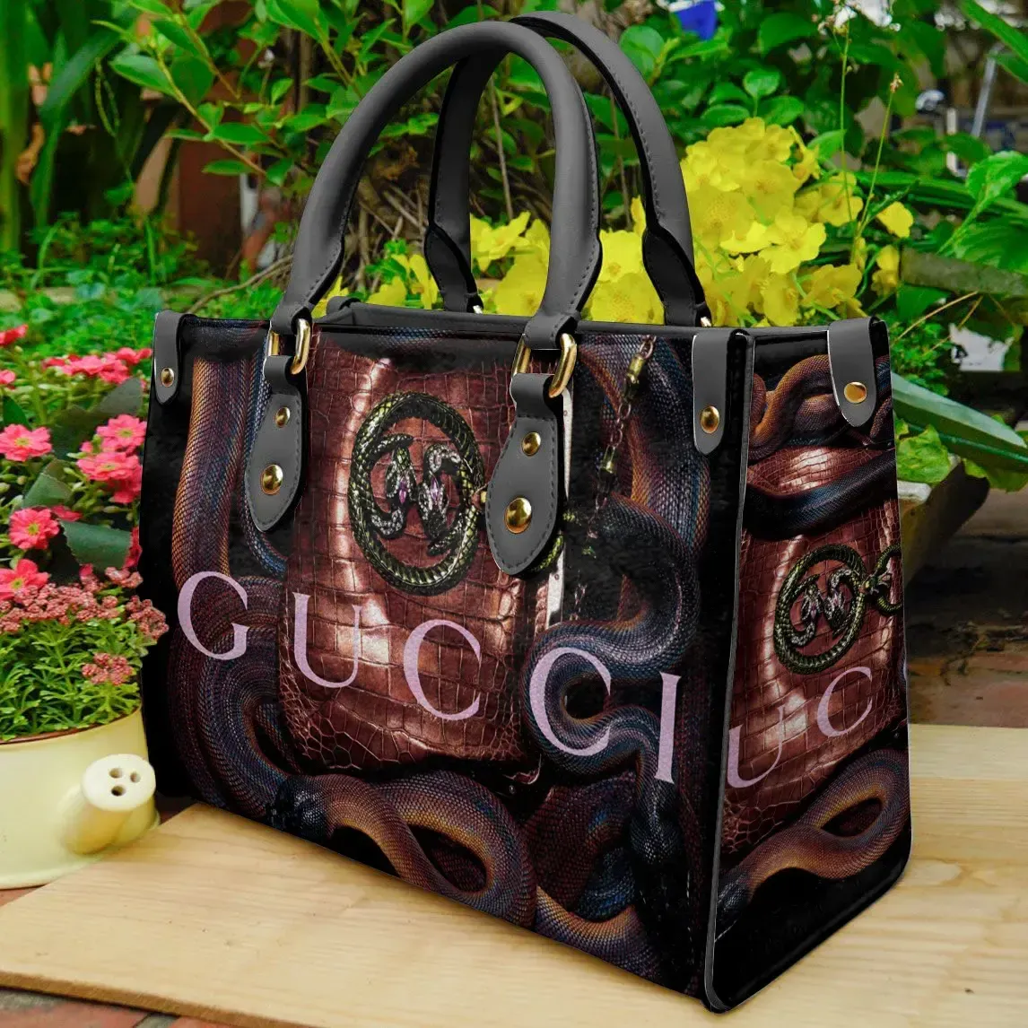 Gucci Women Leather handbag purse NG