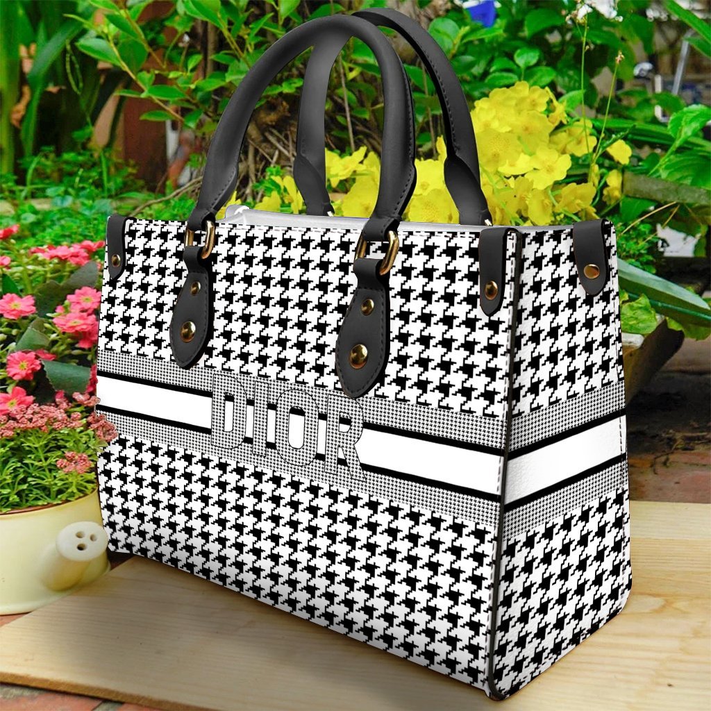 Dior Women's Leather Handbag - DOHB_018