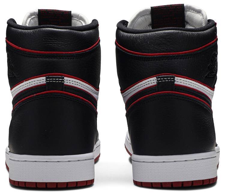 Air Jordan 1 Retro High OG 'Bloodline' 555088-062 - Image 4