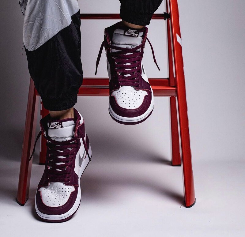 Air Jordan 1 Retro High OG 'Bordeaux' 555088-611 - Image 8